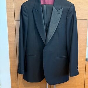 TUXEDO Elegant Black Men's tux from Suit Supply (gently worn)
